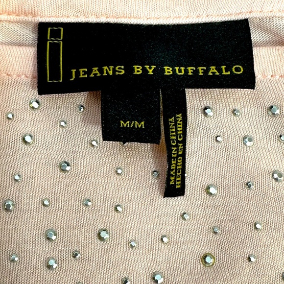 Jeans by Buffalo Pink Rhinestone/Studded Lightweight Top,‎ Size M Pre-Owned - Picture 11 of 11